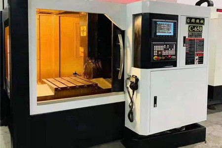數(shù)控雕銑機(jī)的適用性非常廣