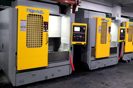 數(shù)控雕銑機(jī)在提高生產(chǎn)效率和保證加工質(zhì)量方面有優(yōu)勢