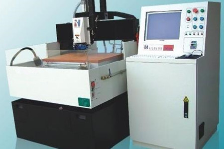 高精密雕銑機在現(xiàn)代制造領域中扮演著重要角色